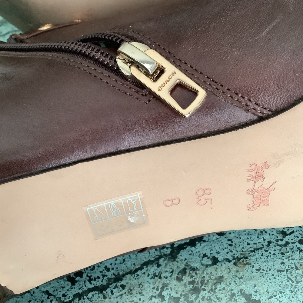 Coach leather bootie size 8.5 - Picture 9 of 9
